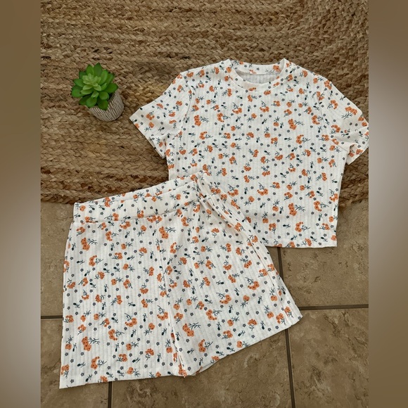 Pants - FLORAL KNIT SHORT LOUNGE SET